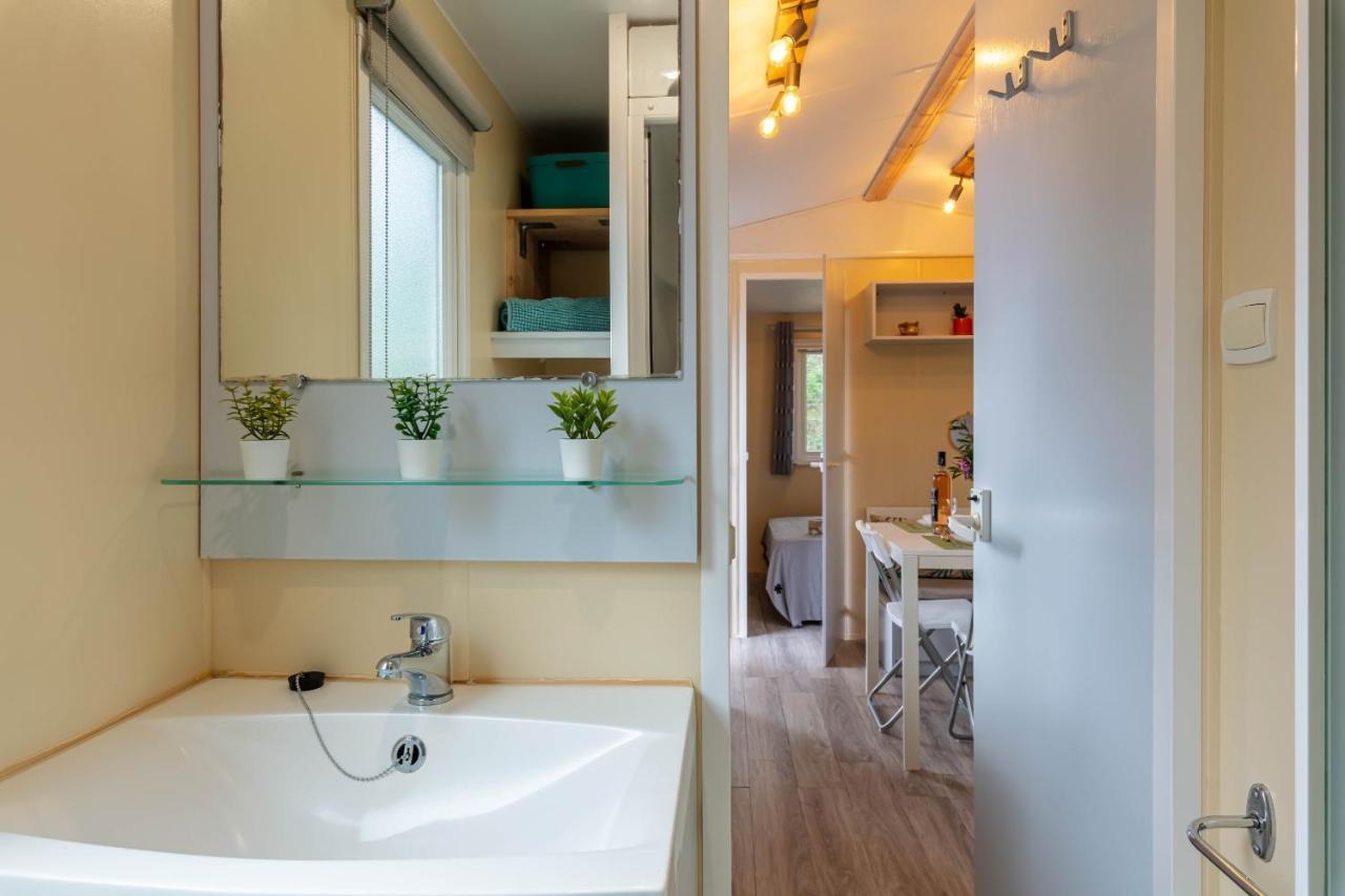 Ferienhaus L Arbousier, Mobil-home Vue Degagee Sur La Hyères